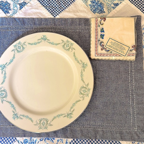 VINTAGE 20 Luncheon Napkins,
Bonderose (Farmer's Rose) Porsgrund Imported Norway - Picture 6 of 6